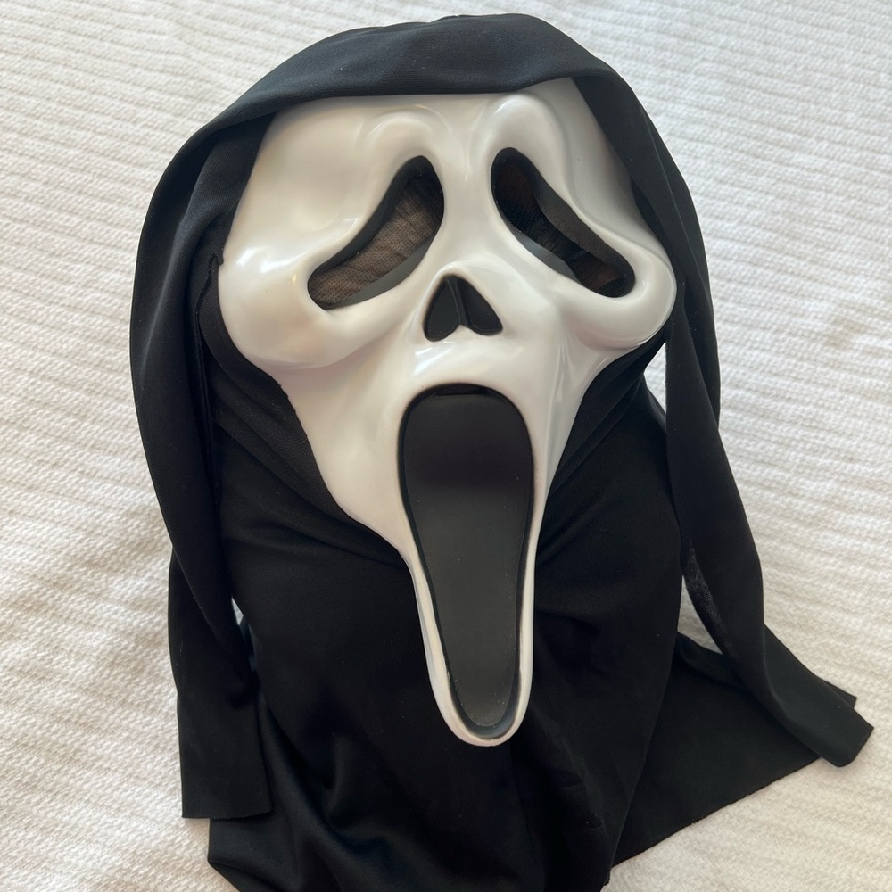 Scream Ghost Face Costume with Black Hood